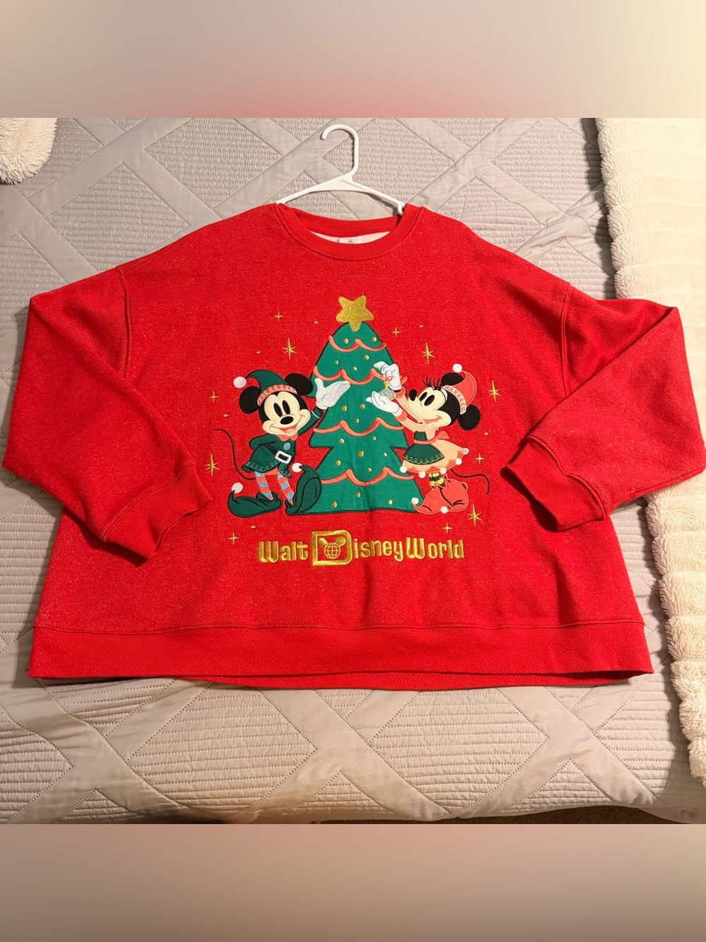 NWOT Walt Disney World Mickey and Minnie Christmas Plus Size Glitter Pullover 1X